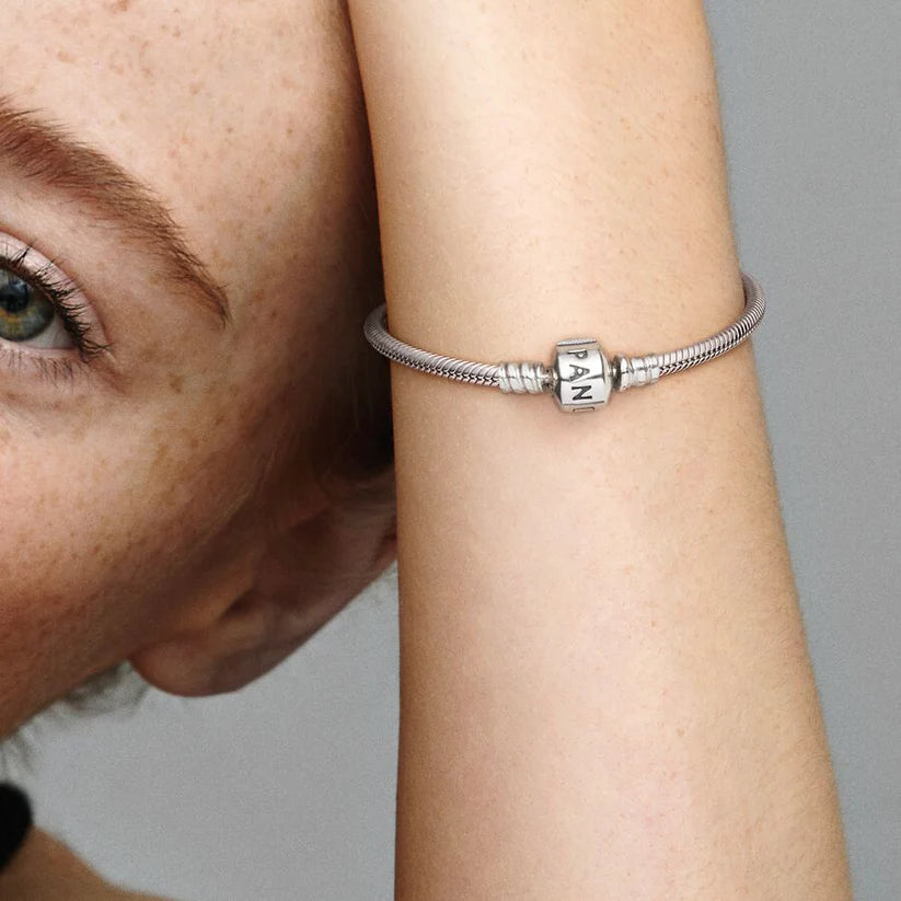 Brazalete Cadena de Serpiente con Broche