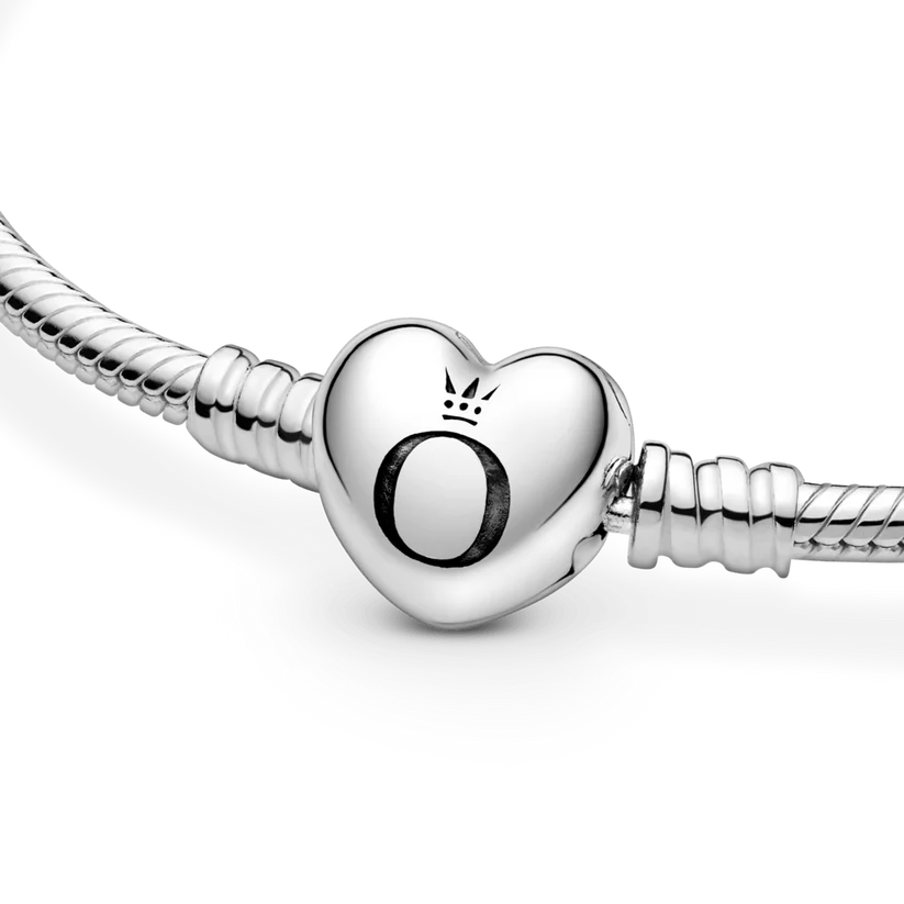 Brazalete Cadena de Serpiente con Broche de Corazón