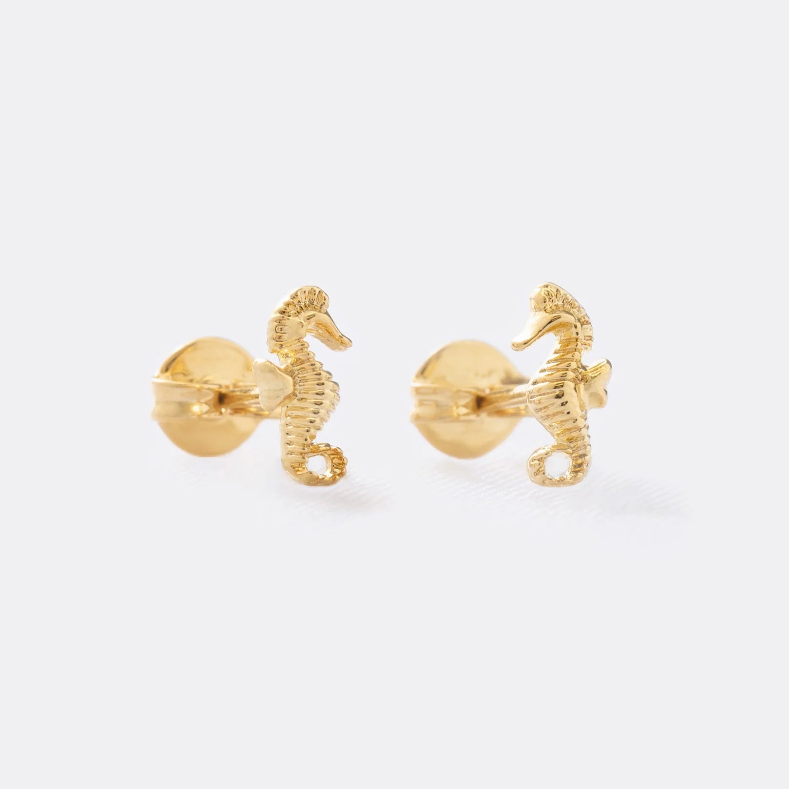 ⭐ COMBO Dije Caballo de Mar, Arete Caballito de Mar y Cadena Tejido Chino 3 mm 45 Cms
